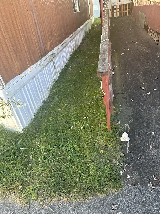 Wayside Mobile Home Court Picture 4