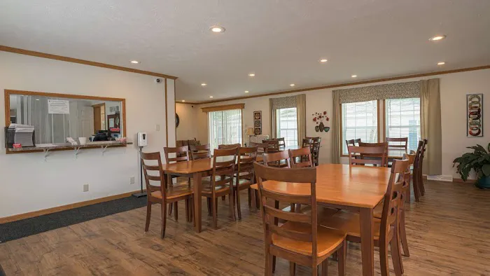 Maplewood Manor Picture 4