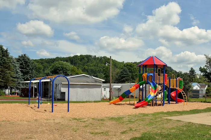Colonial Village Manufactured Home Community Picture 1