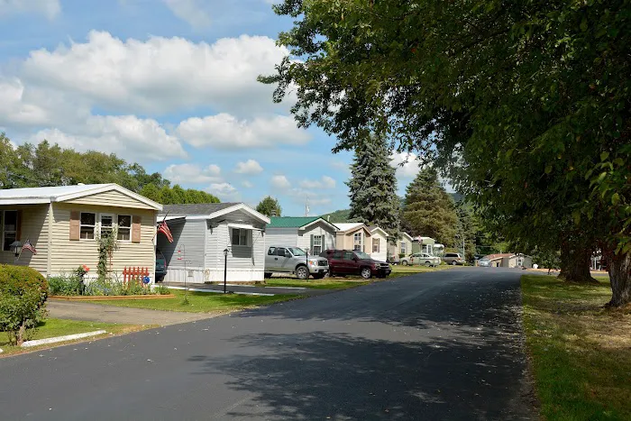 Colonial Village Manufactured Home Community Picture 9
