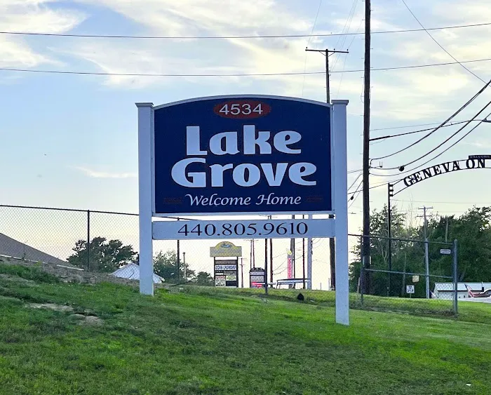 Lake Grove Park Picture 4