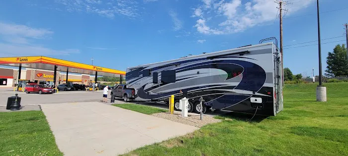 Love's RV Hookup Picture 7