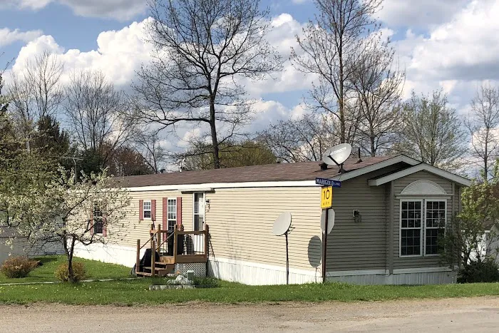 Brady Hills Mobile Home Park Picture 4