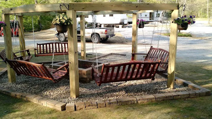 Cozy Pond Camping Resort Picture 3