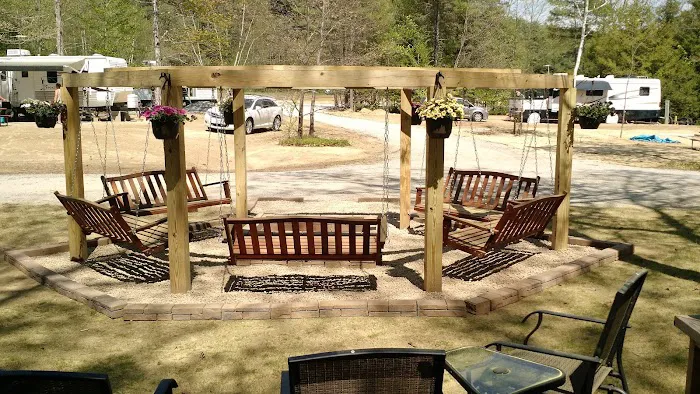 Cozy Pond Camping Resort Picture 10