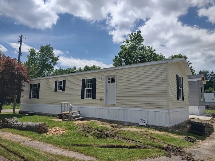 Maplecroft Manufactured Home Community Picture 4