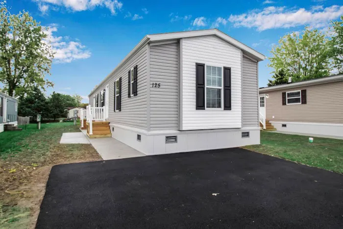 Maplecroft Manufactured Home Community Picture 2