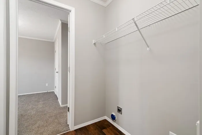 Center Manor Picture 4