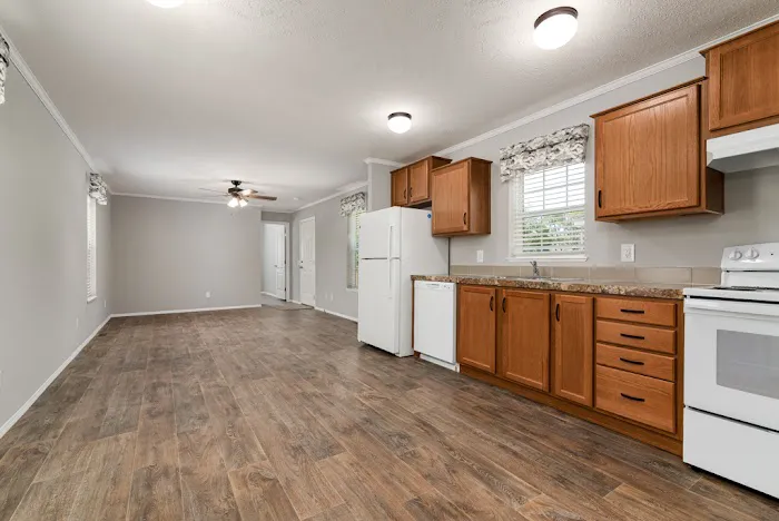 Center Manor Picture 9