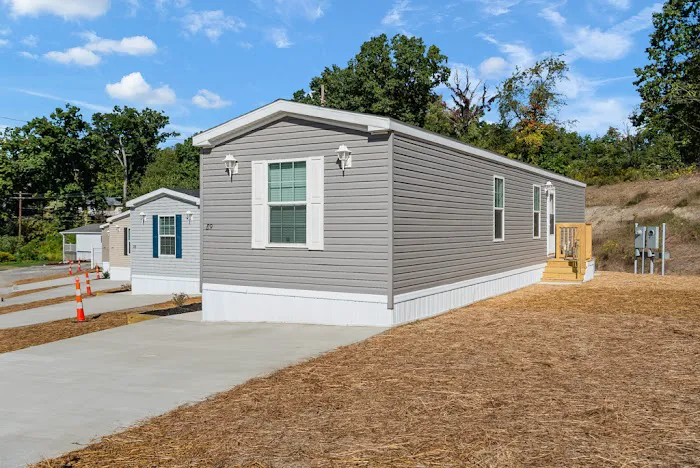 Center Manor Picture 5