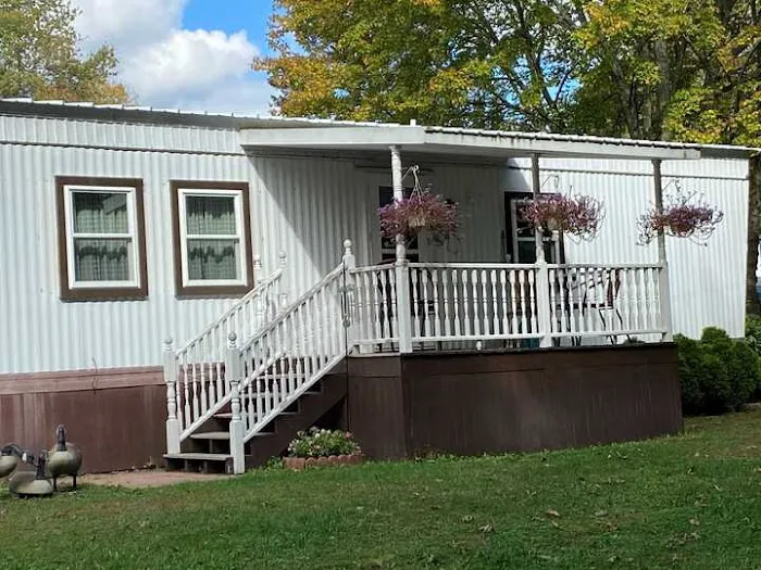 Mahoning Manor Mobile Home Park Picture 4