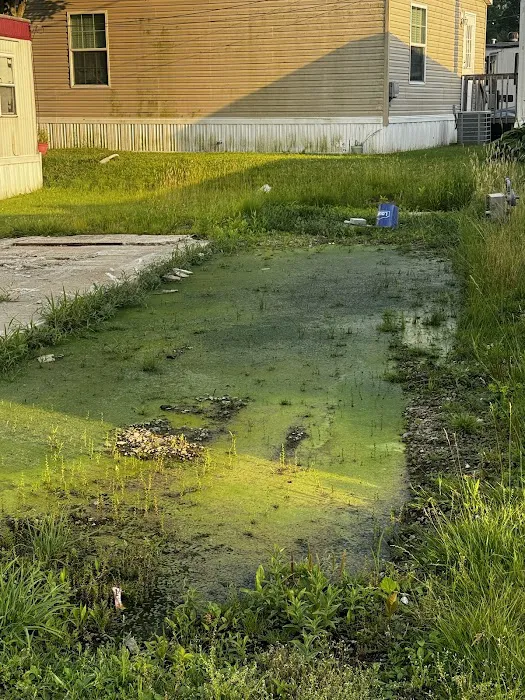 Glenwillow Mobile Home Park Picture 8