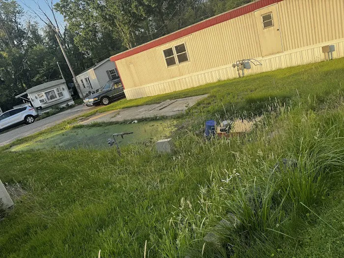 Glenwillow Mobile Home Park Picture 9