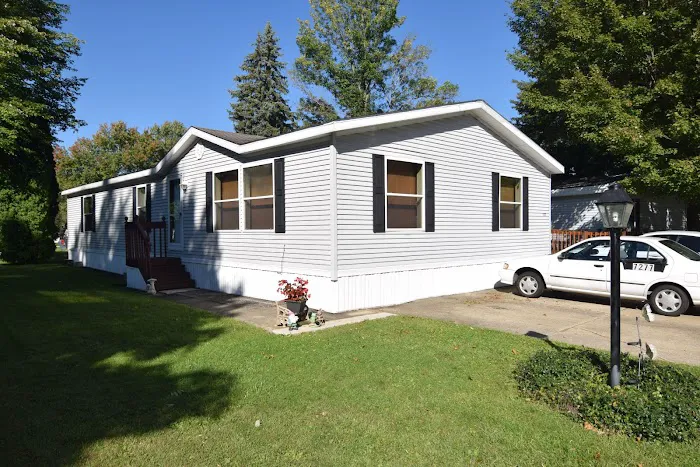 Birchwood Manor Manufactured Home Community Picture 9
