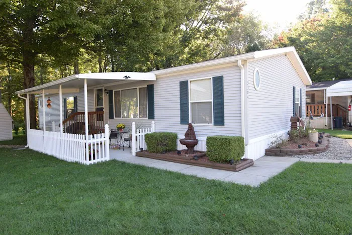 Birchwood Manor Manufactured Home Community Picture 7