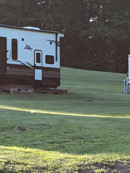 Quiet Oaks Campground Picture 8