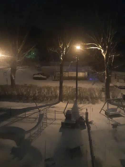 Champ Court RV Park trailer park rentals Picture 7