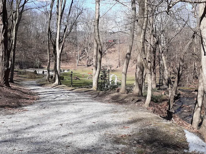 Champ Court RV Park trailer park rentals Picture 10