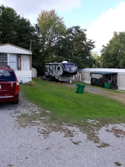 Champ Court RV Park trailer park rentals Picture 9