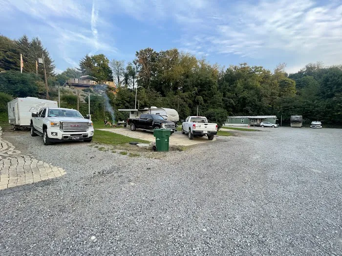 Jasmine Court RV Park Picture 9