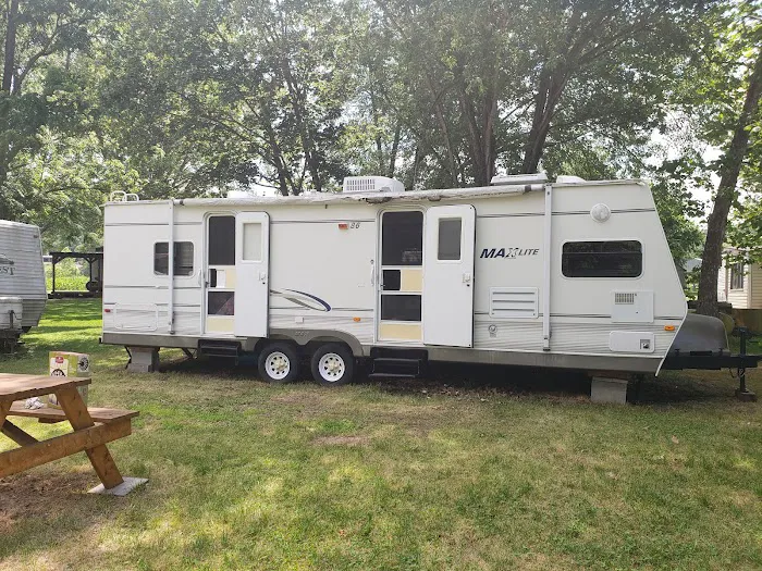 Bowser's Riverfront Campground Picture 5