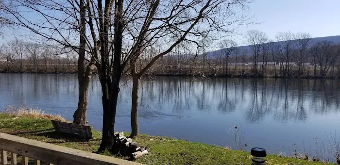 Bowser's Riverfront Campground Picture 4