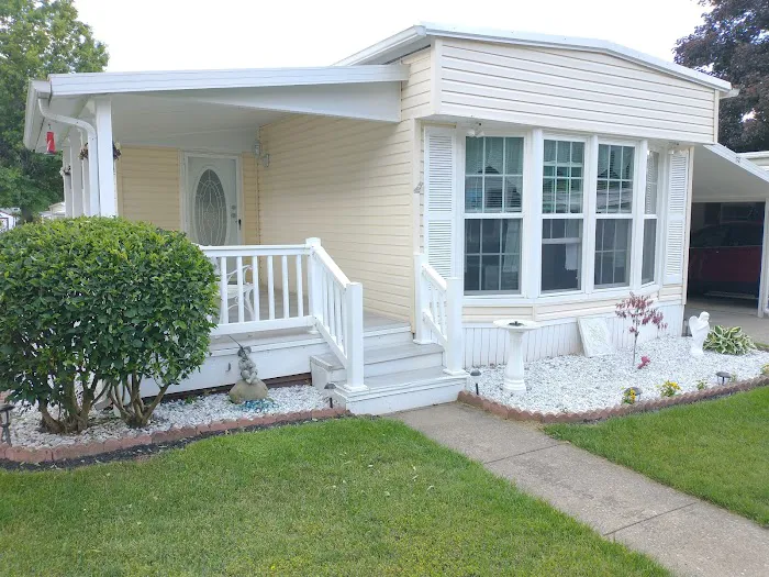 The Willows and Western Reserve Manufactured Homes Community Picture 5