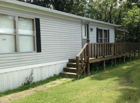 Wallace Trailer Court