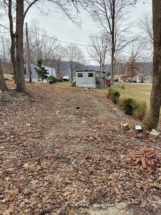 Wallace Trailer Court Picture 6