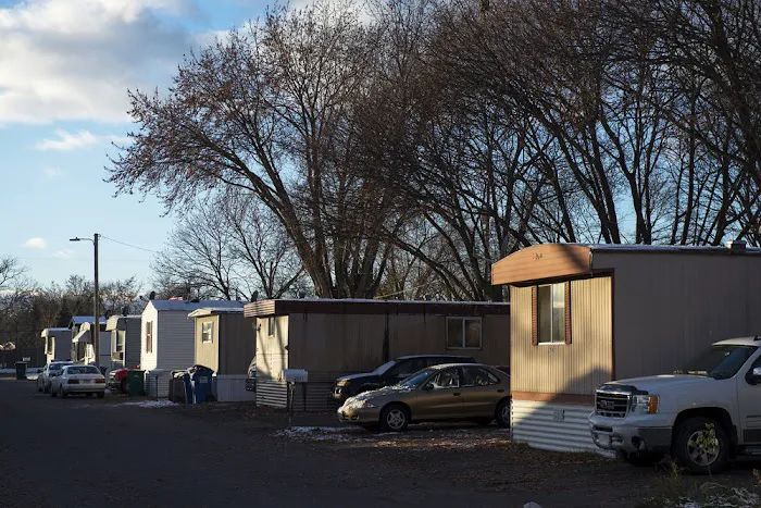 Lakeside Mobile Home Park Picture 7