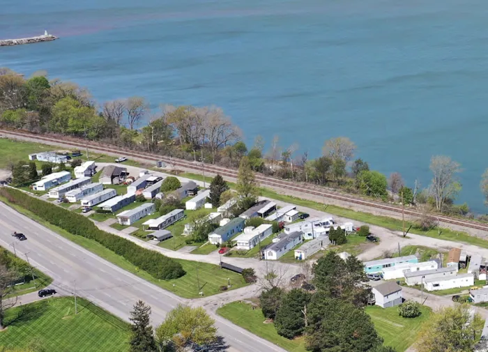 Erie West Mobile Home Community Picture 10