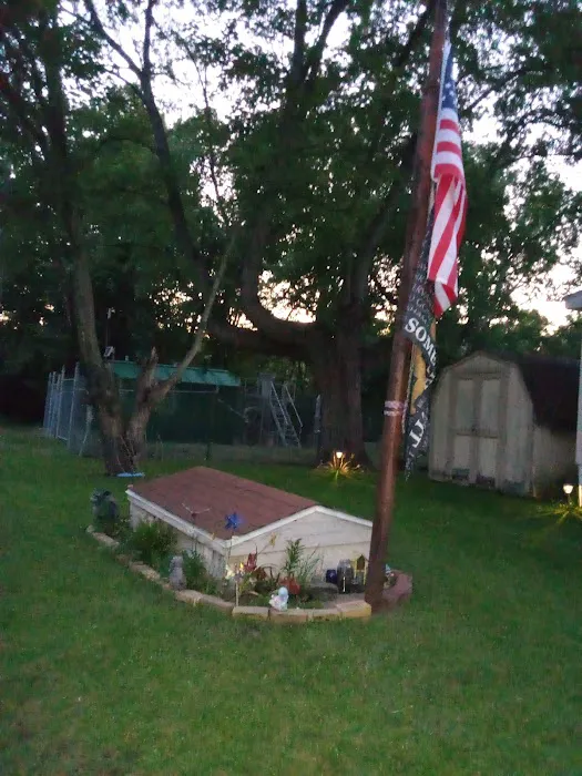 Mayfield Mobile Home Park Picture 9