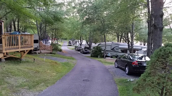 Silver Lake Park Campground (Modern America Campgrounds) Picture 6