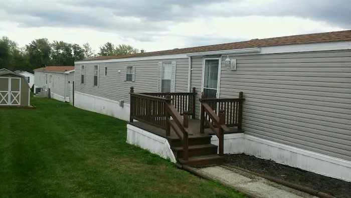 Pleasant Heights Mobile Home Park Picture 2