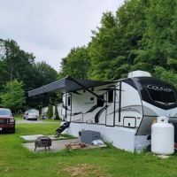 Bud's Campgounds ico