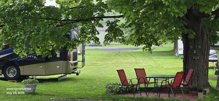 Sunset RV & Cabins Picture 9