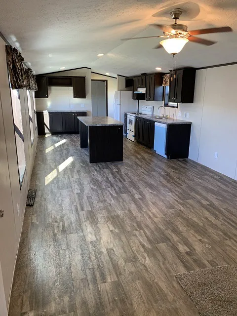 Jefferson Estates Picture 6