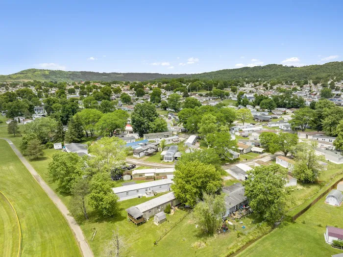 Moundsville Mobile Home Park Picture 9