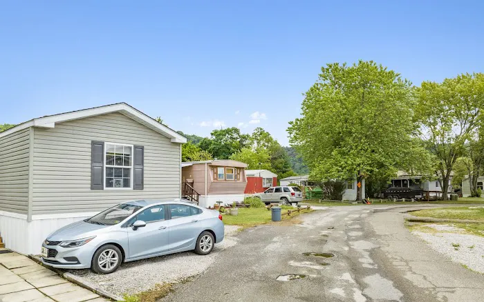 Moundsville Mobile Home Park Picture 3
