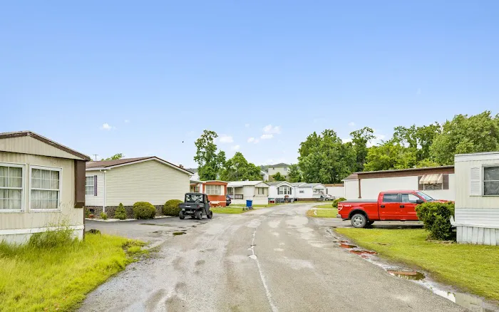 Moundsville Mobile Home Park Picture 2