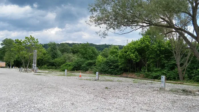 CnH RV Park Picture 2