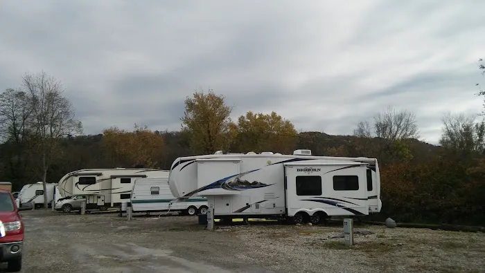 CnH RV Park Picture 3