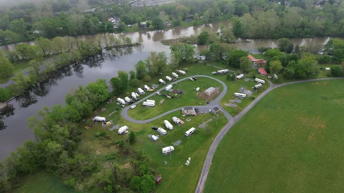 RIVERBANK CAMPGROUND AND COTTAGE RENTAL Picture 2