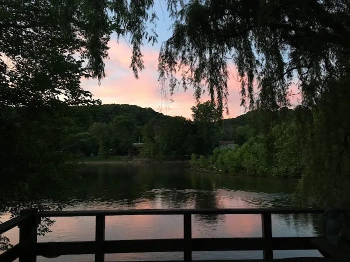 RIVERBANK CAMPGROUND AND COTTAGE RENTAL Picture 10