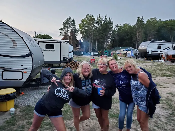 Lazy Dayz Riverfront Campground Picture 1