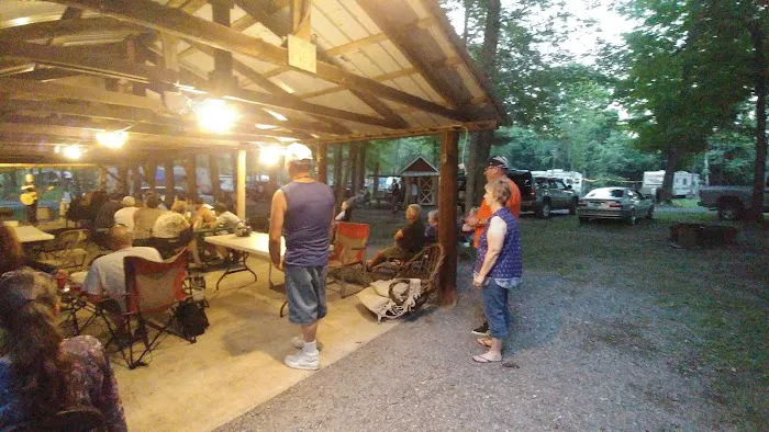 Lazy Dayz Riverfront Campground Picture 4