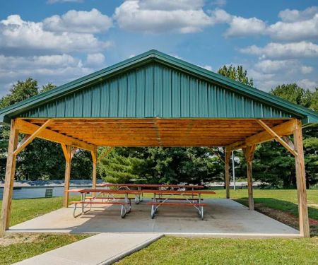 Independence Hill Pointe Mobile Home Park