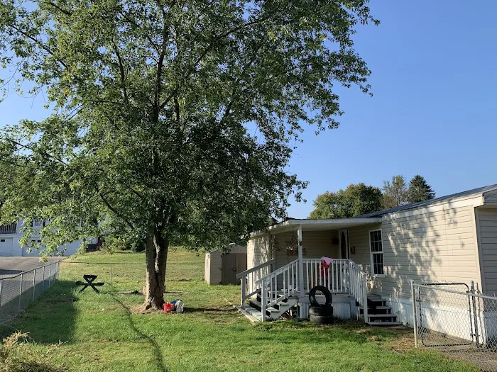 Huggins Mobile Home Park Picture 4