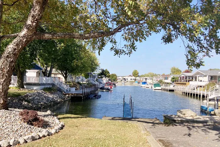 West Harbor Cove Pointe Picture 3