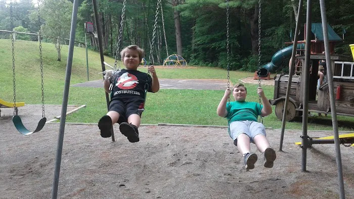 Hidden Pond Campsite Picture 7